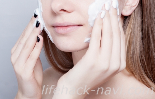 顔 乾燥 原因 洗顔方法